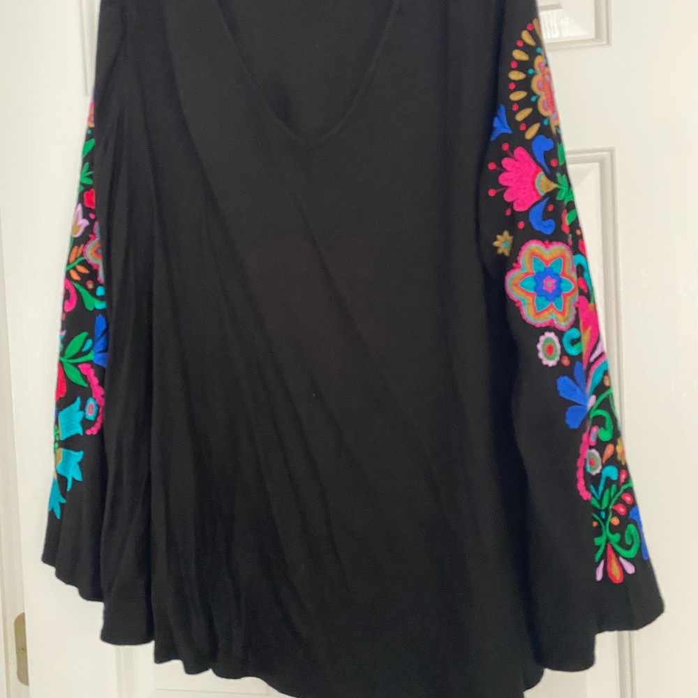 Judith March Embroidered Bell Sleeve Top